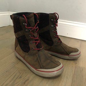keen like new weather boots